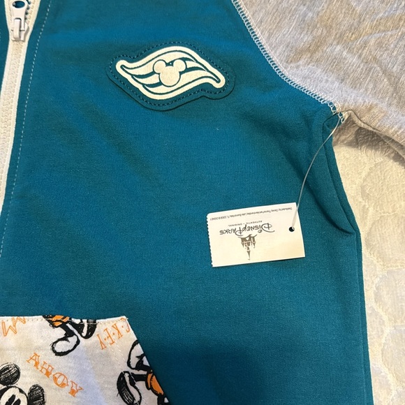 Disney cruise sweater Medium brand New - Picture 9 of 13